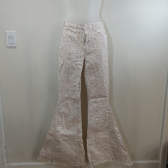 Altar'd State Cheetah print bell bottom jeans, pink / cream, size M - Picture 10 of 11